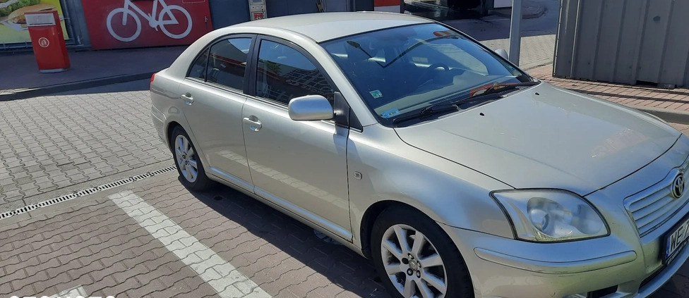 Toyota Avensis cena 9500 przebieg: 233000, rok produkcji 2003 z Skarszewy małe 16